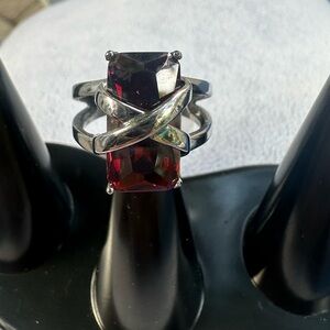 New Stainless Steel Elegant Silver and Red Gemstone Ring Size 8